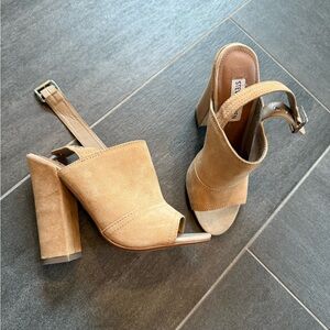 Steve Madden Camel Suede Block Heel Sandals size 6.5 EUC